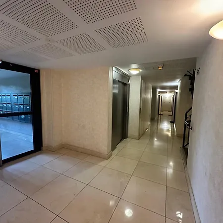 Cocon à Deux Pas De Avec Terrasse Apartamento *