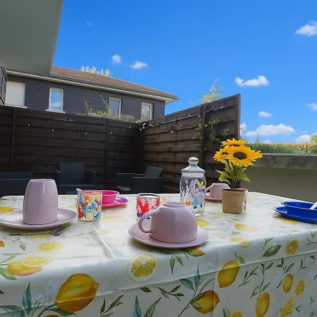Cocon A Deux Pas De Avec Terrasse Lägenhet
