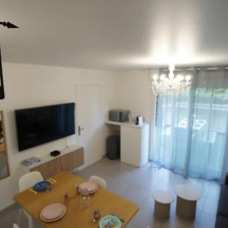 Cocon A Deux Pas De Avec Terrasse Chessy (Seine-et-Marne)
