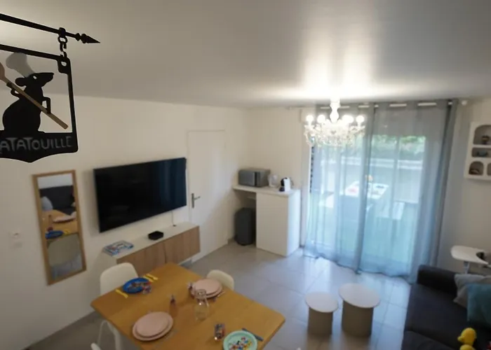 Cocon A Deux Pas De Avec Terrasse Chessy (Seine-et-Marne)