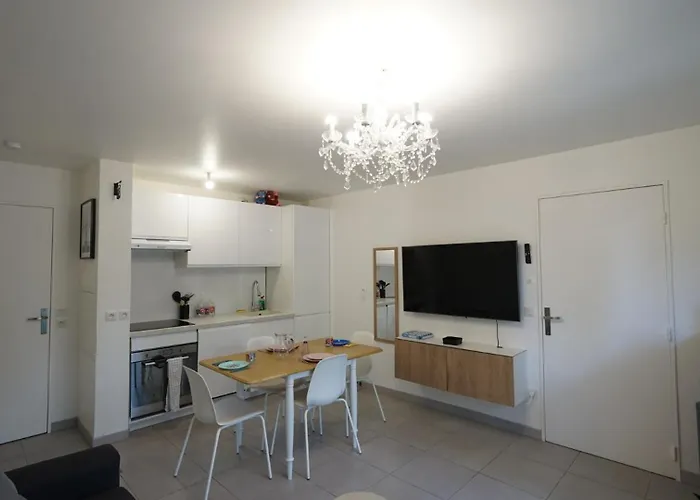 Cocon A Deux Pas De Avec Terrasse Chessy (Seine-et-Marne)